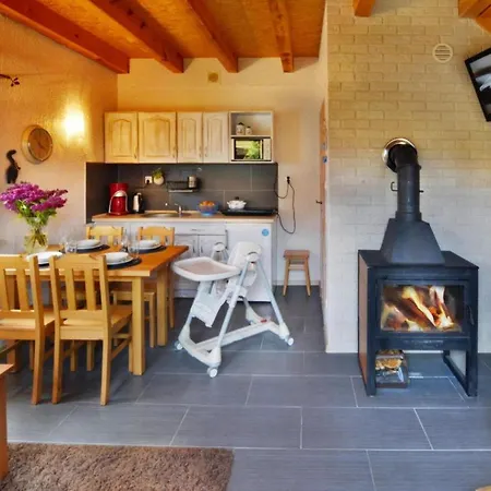 Дом отдыха Comfortable Homes With A Fireplace Боболин